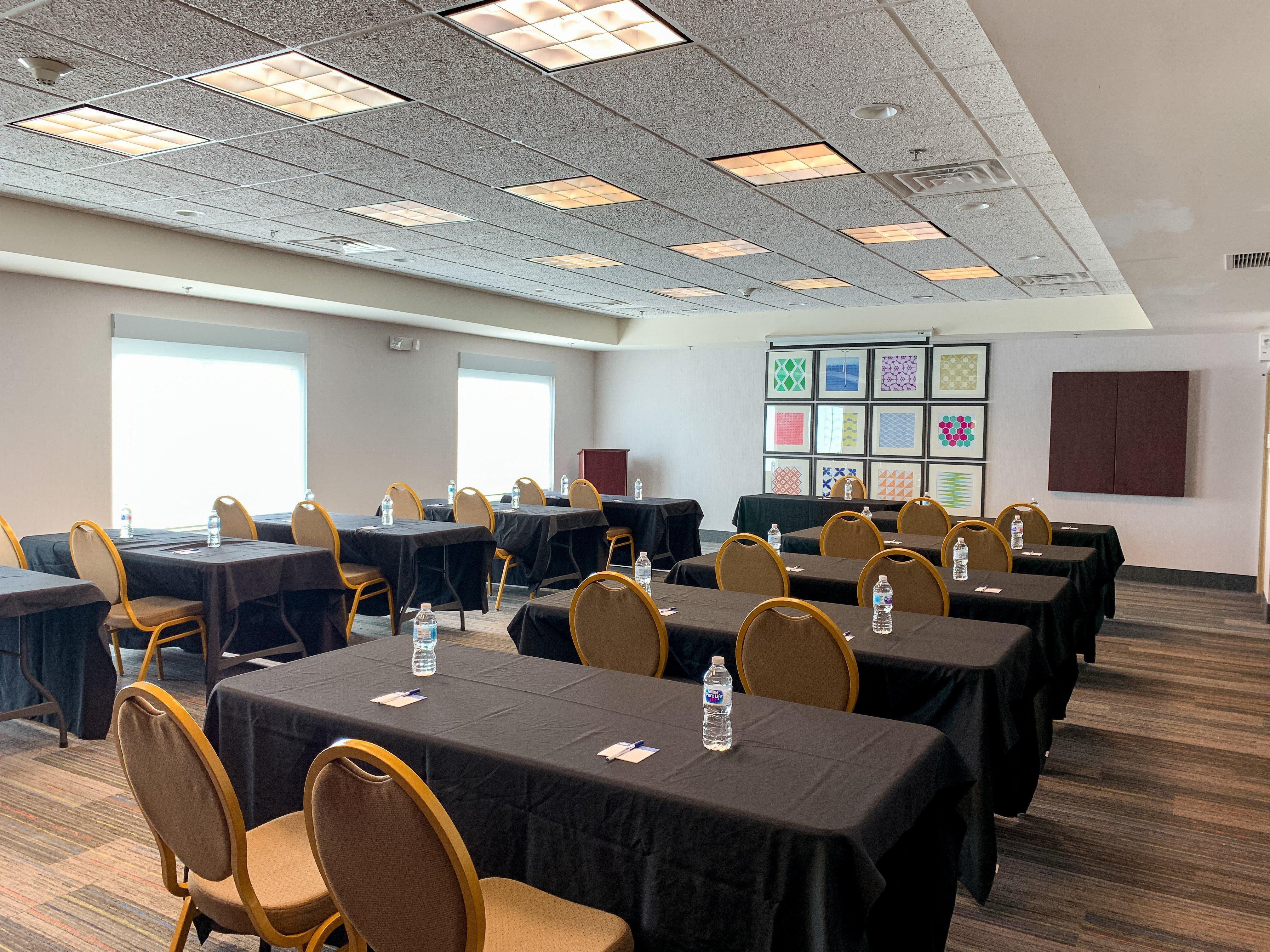 Holiday Inn Express & Suites Lexington Downtown Area-Keeneland By Ihg Exterior photo